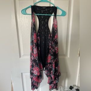 Torrid size 0/1 Lace and floral top